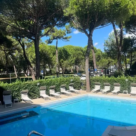 Rosen Garden Hotell