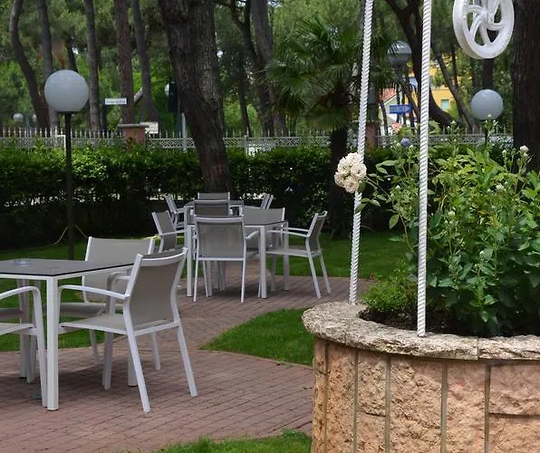 Rosen Garden 酒店 3*