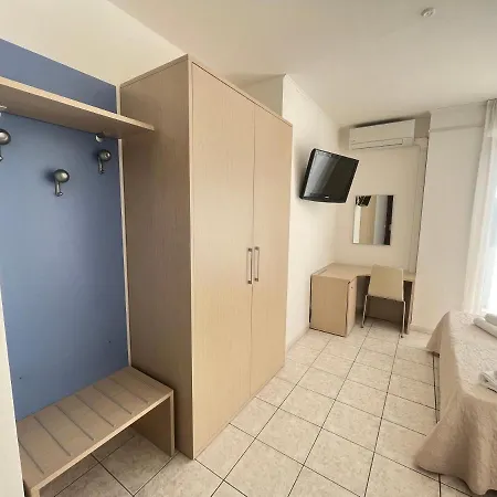 Rosen Garden Hotel 3*