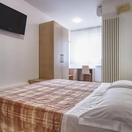 Hotel Rosen Garden 3*