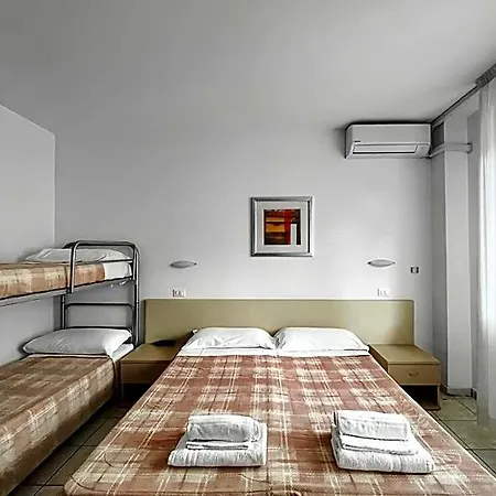 Rosen Garden Hotel 3*