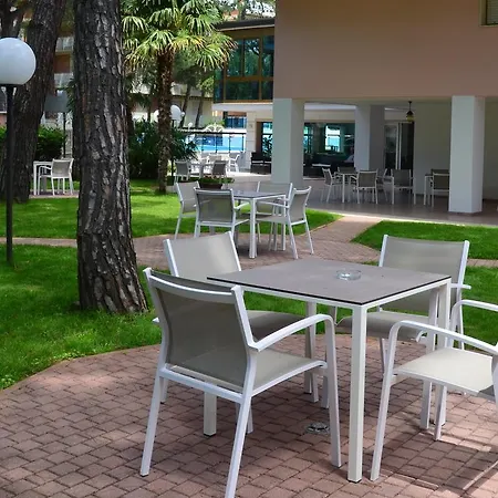 Rosen Garden 3*