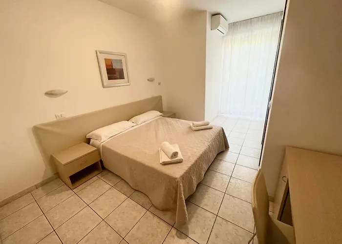 Rosen Garden Ξενοδοχείο 3*